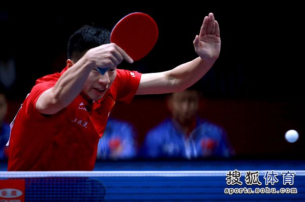 英格兰队绝杀德国队，马龙点燃赛场