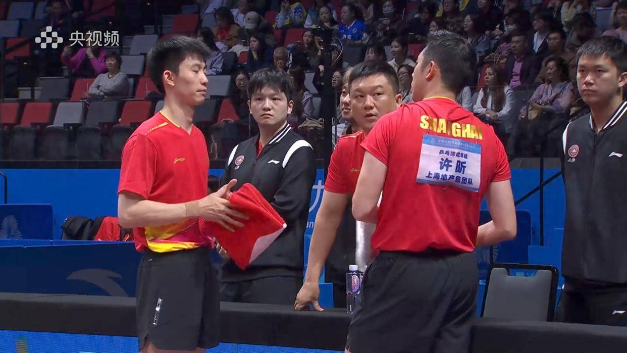 中国队横扫英格兰队，许昕统治全场