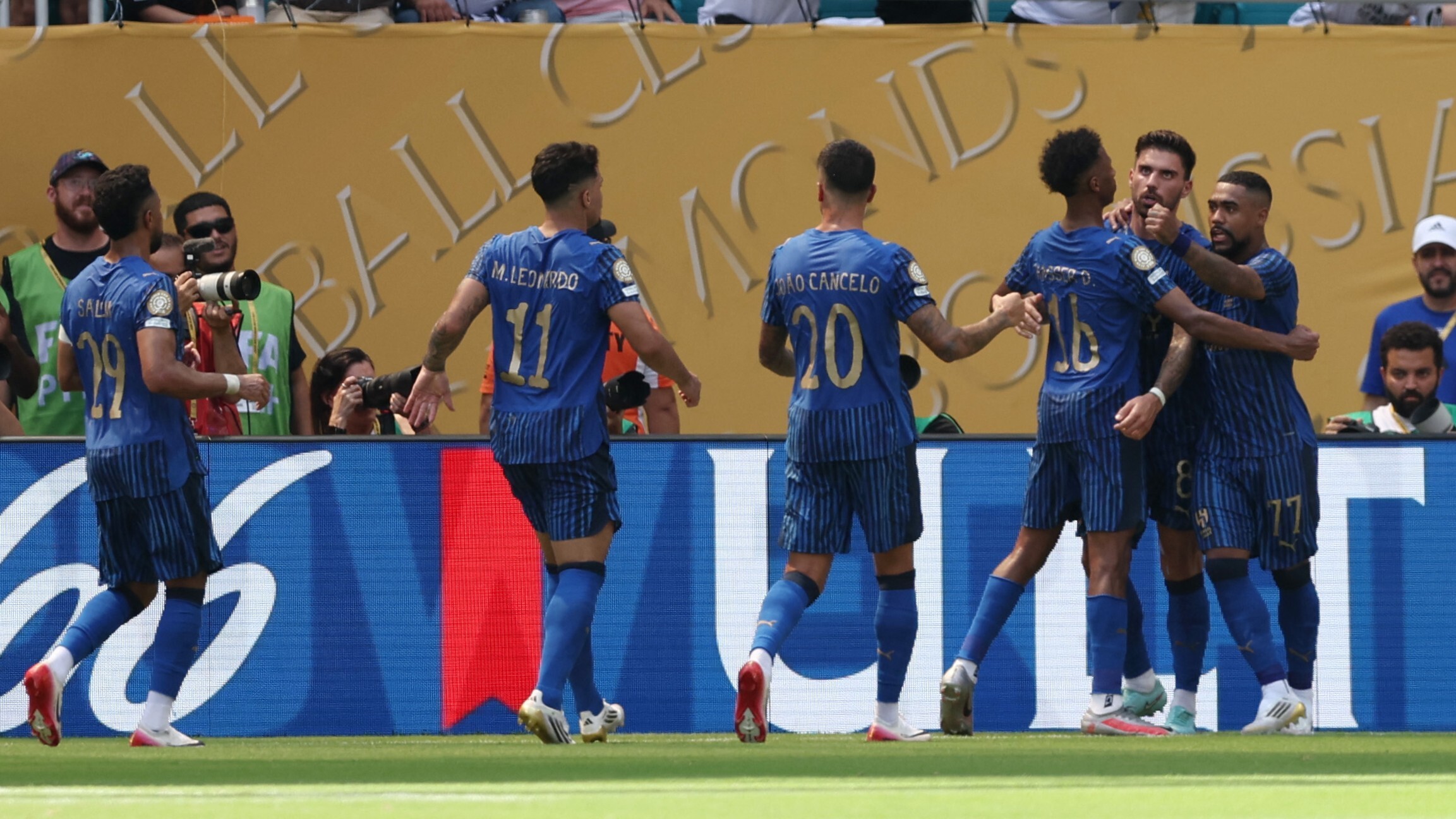 马赛完胜利物浦，莫德里奇点燃赛场