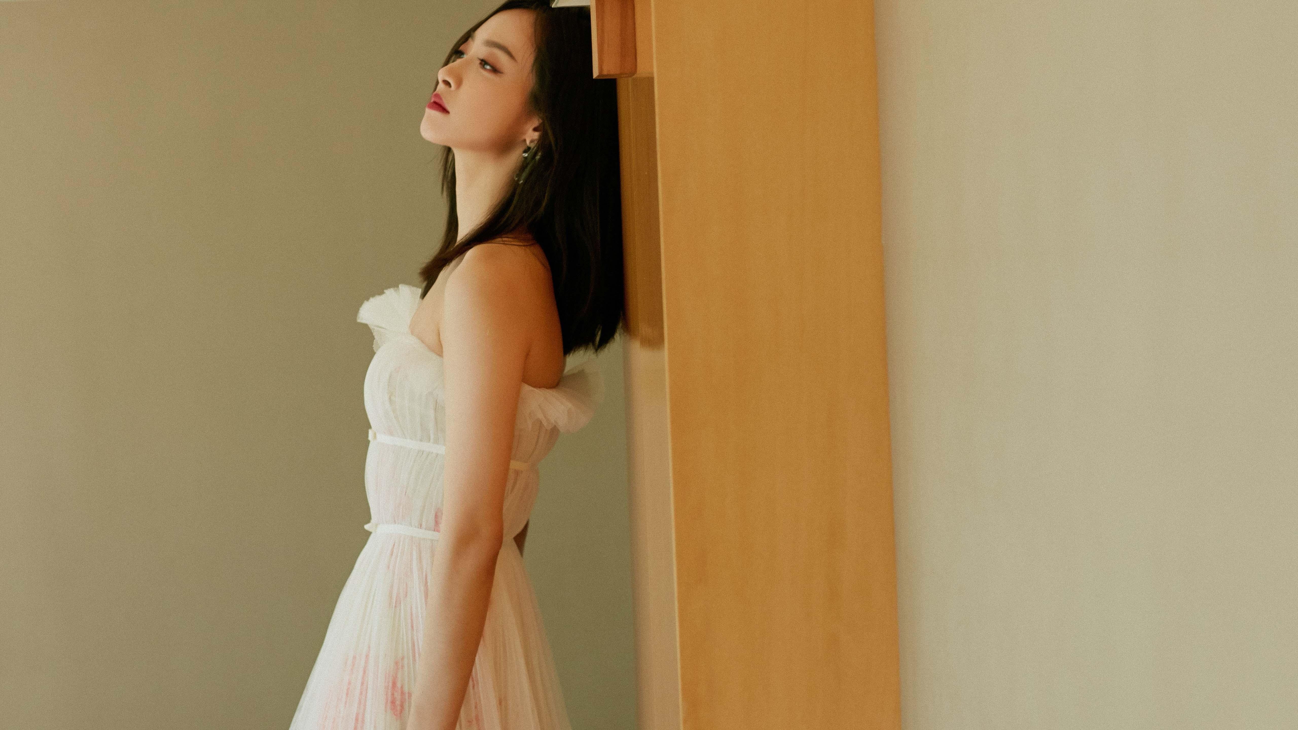 数字闪电击穿俄城！深圳队算法篮球首秀，伦纳德化身终极密钥